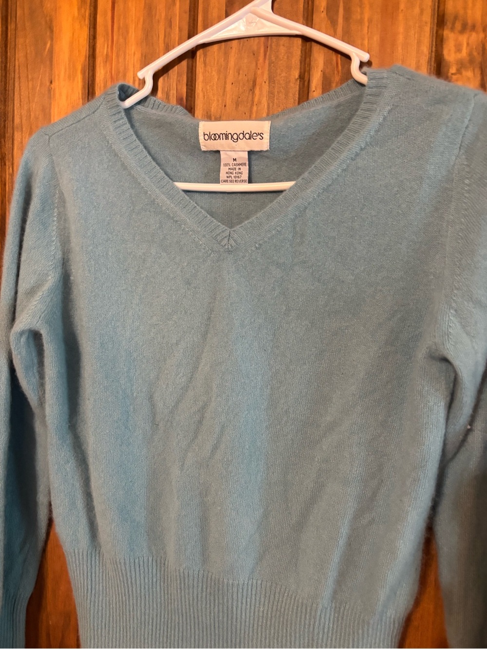 Vintage Bloomingdale’s 100% Cashmere Blue V Neck Knit Sweater Womens M Soft - Picture 3 of 10